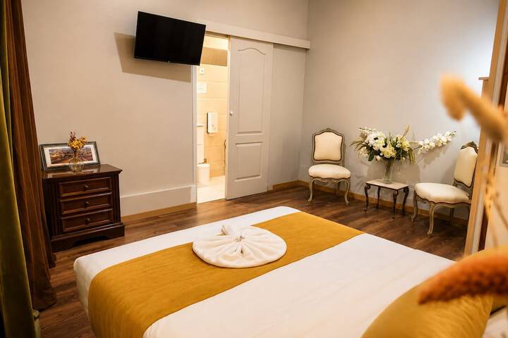 Room 8 of 28