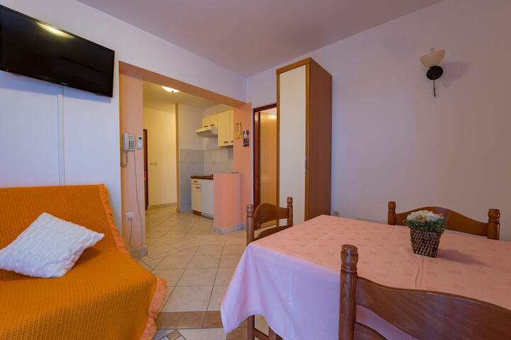 Room 17 of 29