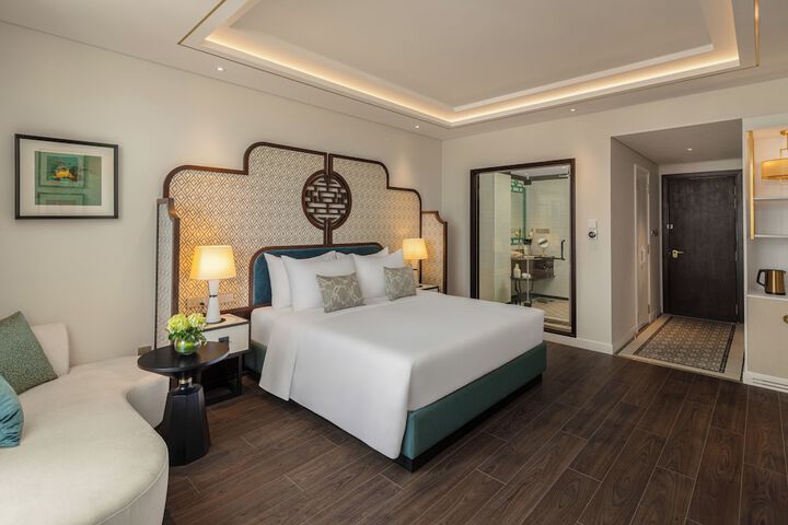Room 17 of 72