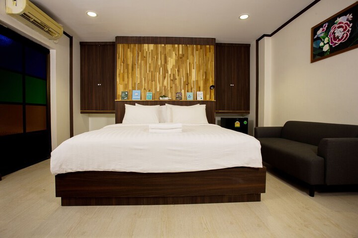 Room 46 of 85