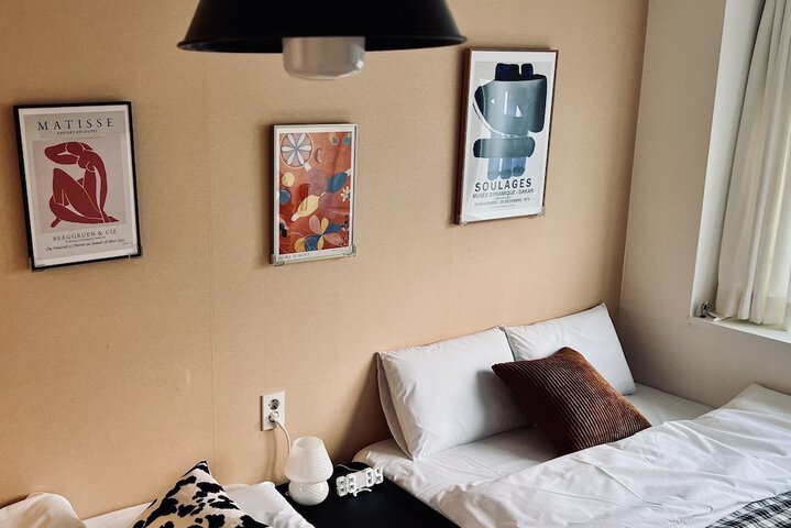 Room 6 of 73