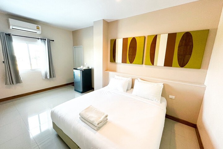 Room 4 of 25