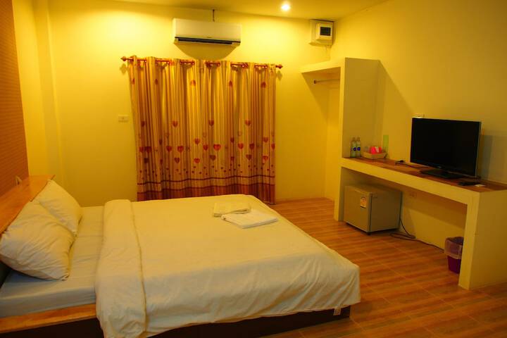 Room 6 of 63
