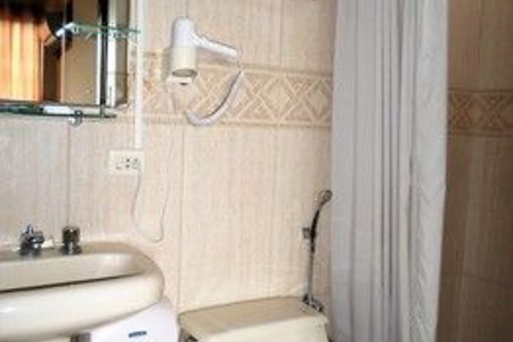 Room 3 of 25