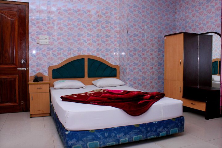 Room 10 of 26