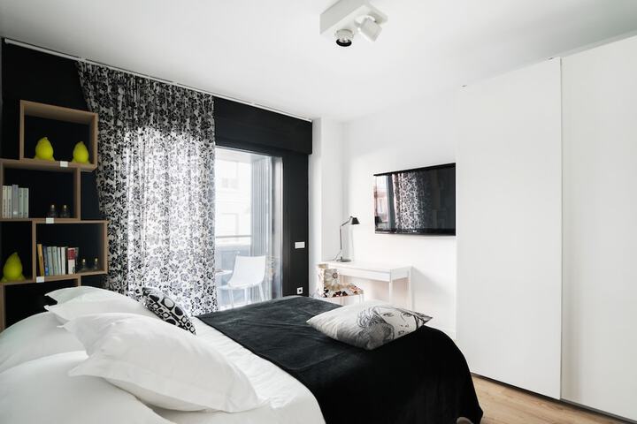 Room 4 of 27