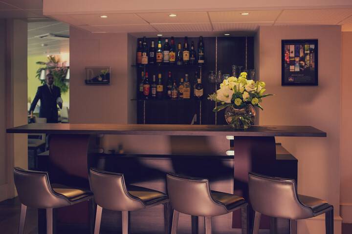Lounge 62 of 80