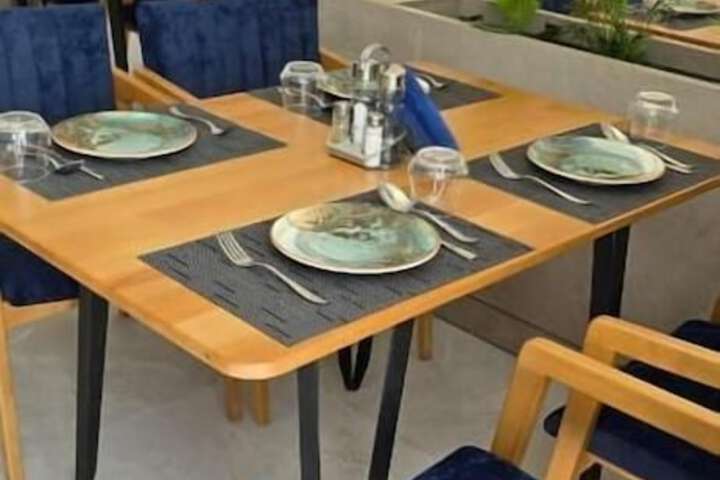 Dining 13 of 19