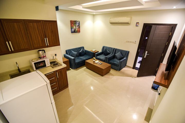 Room 27 of 43