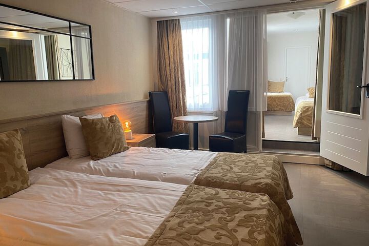 Room 6 of 20
