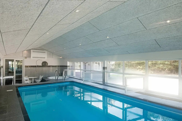 Pool 11 of 24