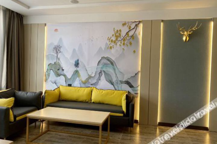 Hotel Interior 9 of 28