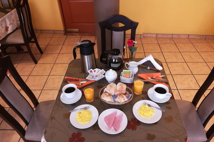 Breakfast/Coffee Service 15 of 23