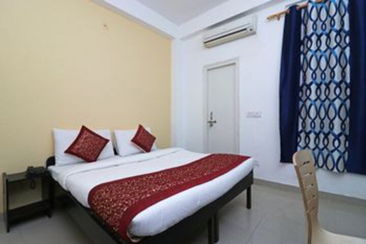 Room 14 of 22