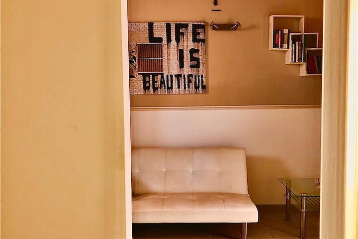 Room 11 of 18
