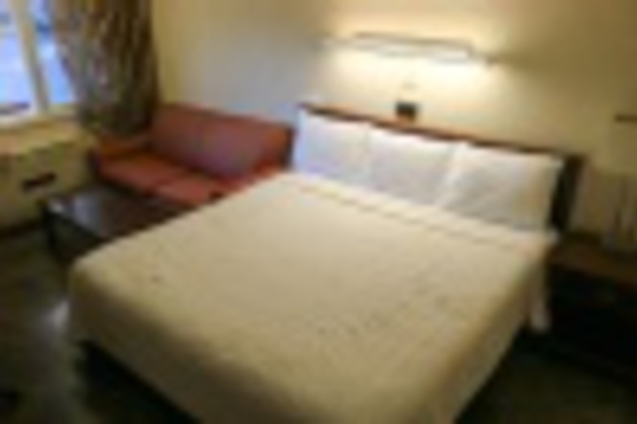 Room 64 of 156