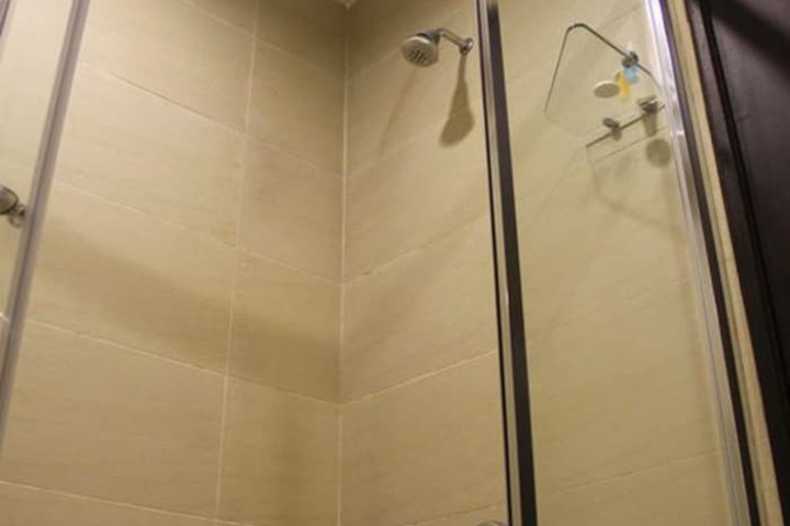 Room 30 of 32