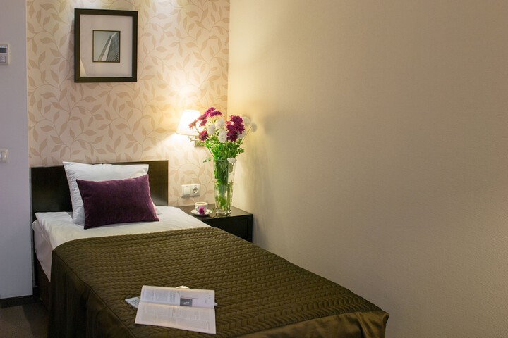 Room 12 of 86