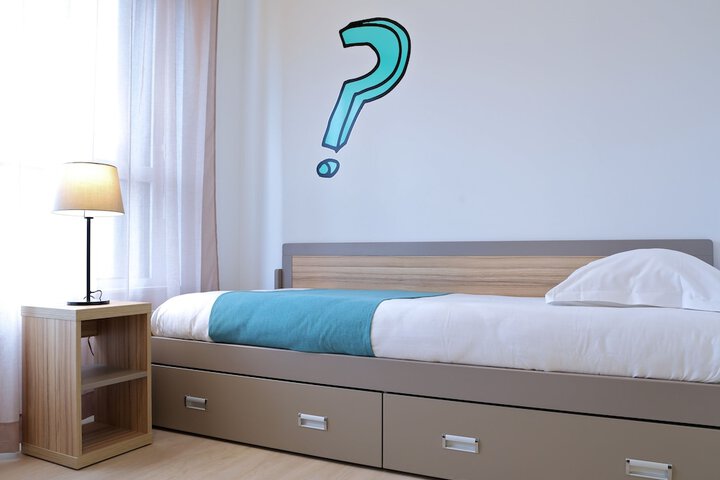 Room 10 of 27