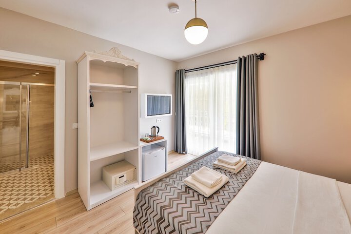 Room 10 of 23
