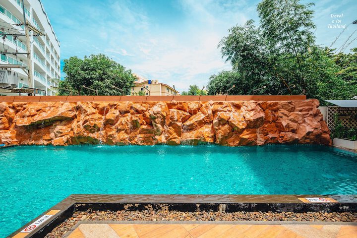Pool Hotel