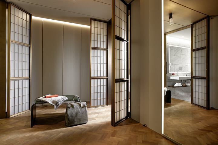 Room 46 of 241