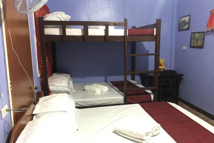 Room 9 of 27