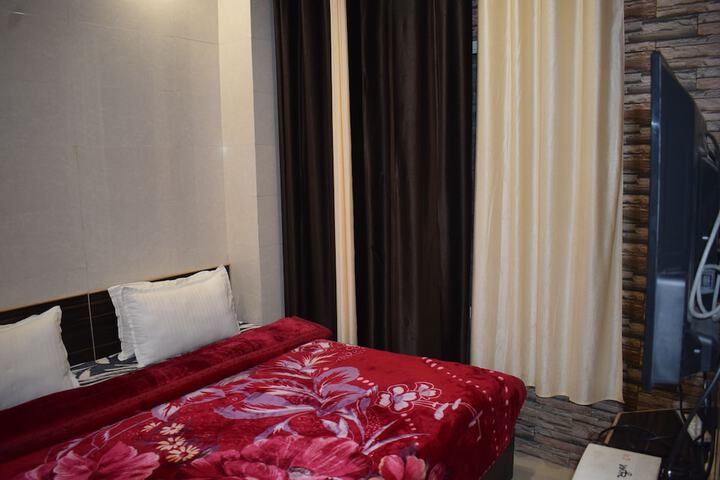 Room 6 of 49