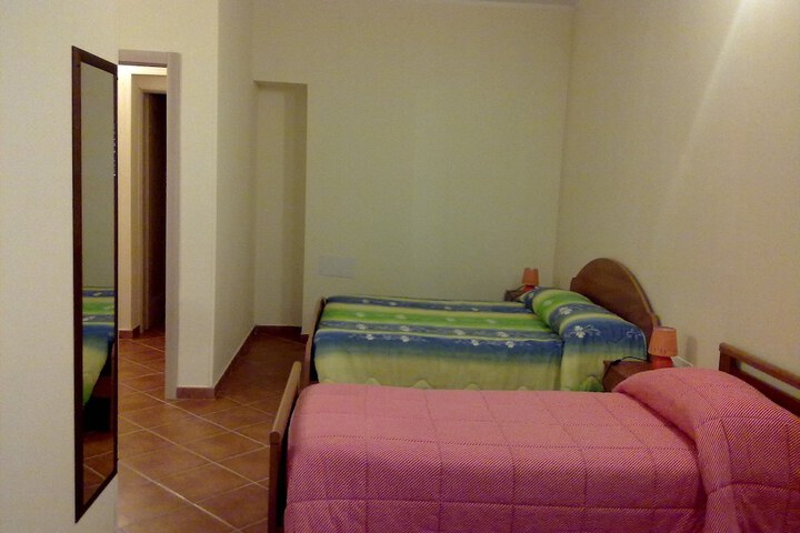 Room 5 of 65