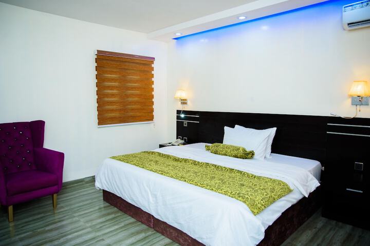 Room 6 of 23