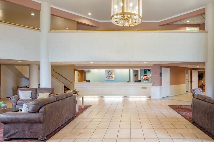 Hotel Interior 4 of 34