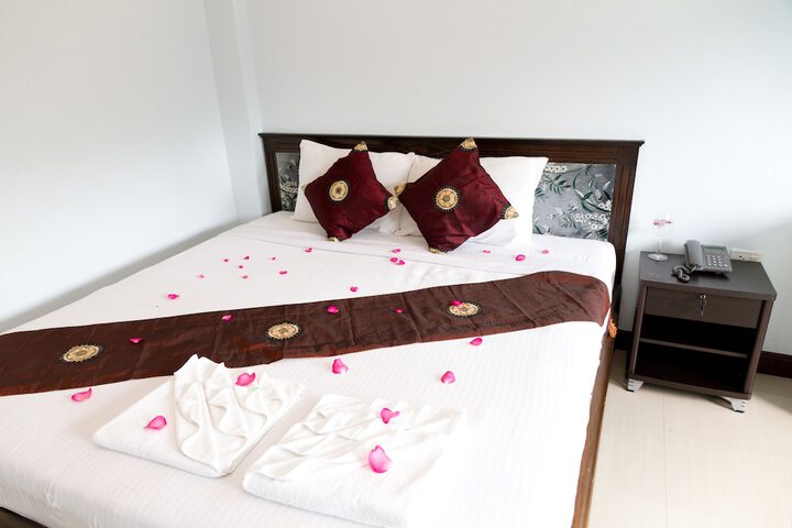 Room 2 of 40