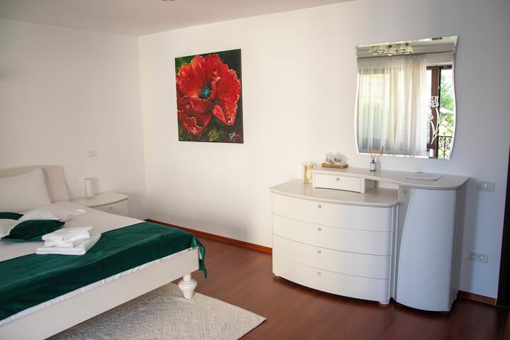 Room 16 of 31