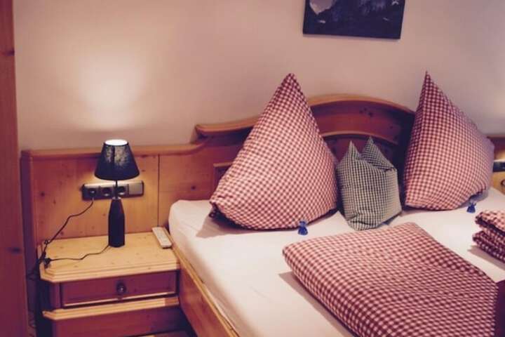 Room 13 of 48