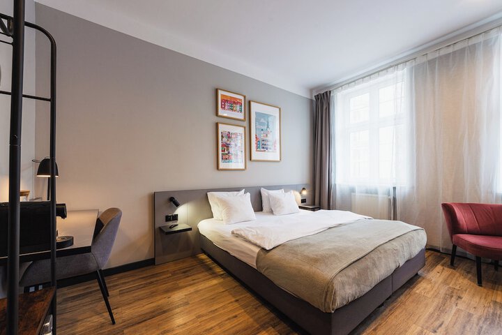 Room 15 of 65