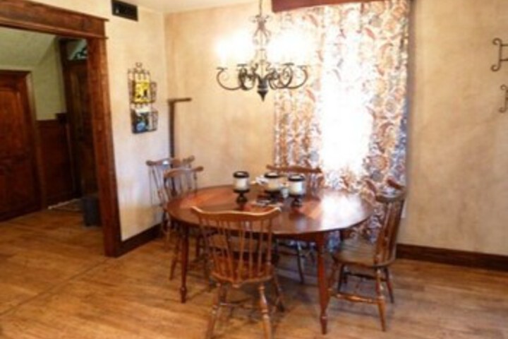 Room 9 of 29