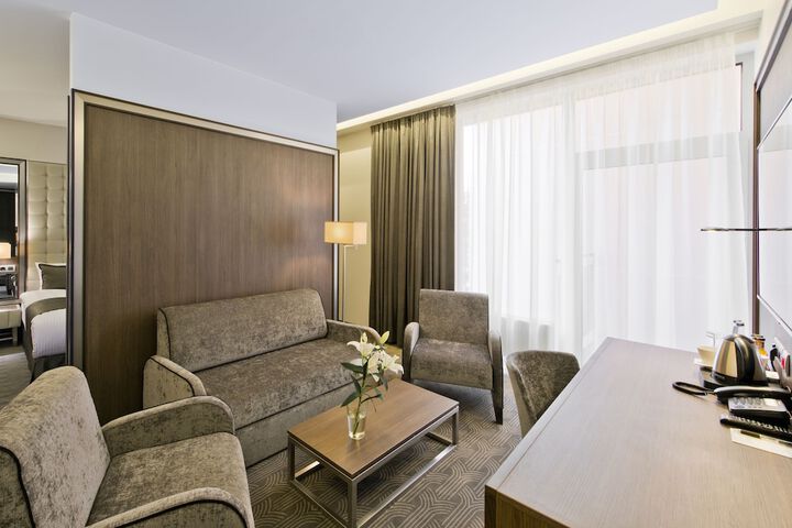 Room 17 of 70