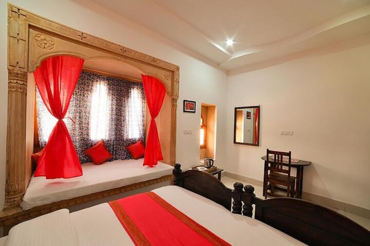 Room 9 of 36