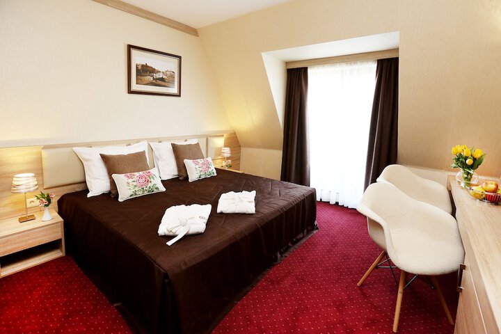 Room 10 of 64