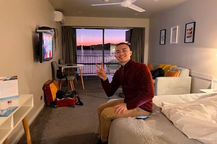Room 18 of 43