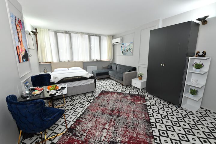 Room 17 of 47