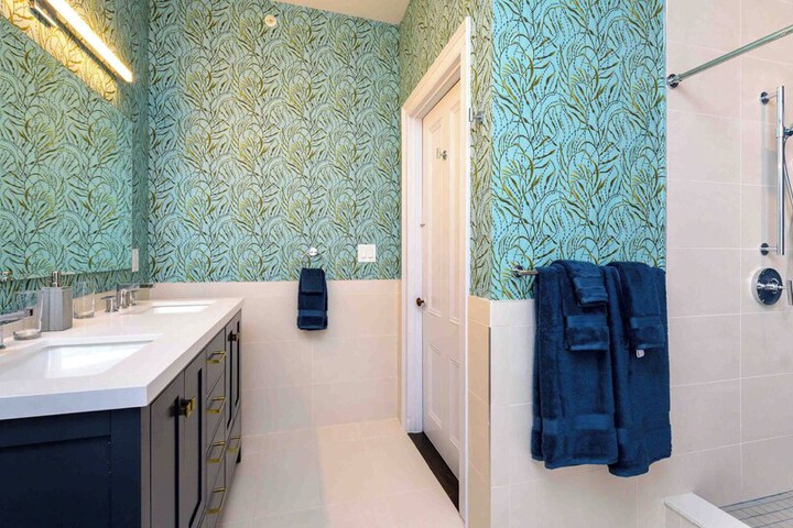 Room 80 of 94