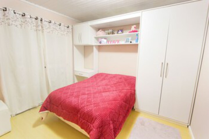 Room 16 of 19