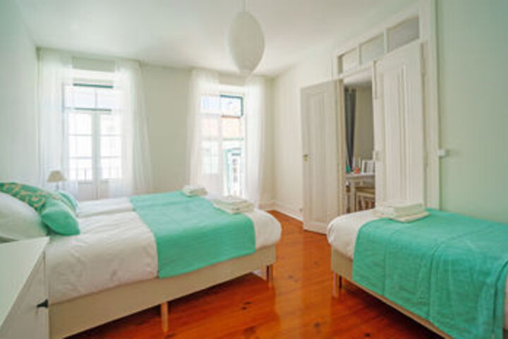 Room 107 of 263