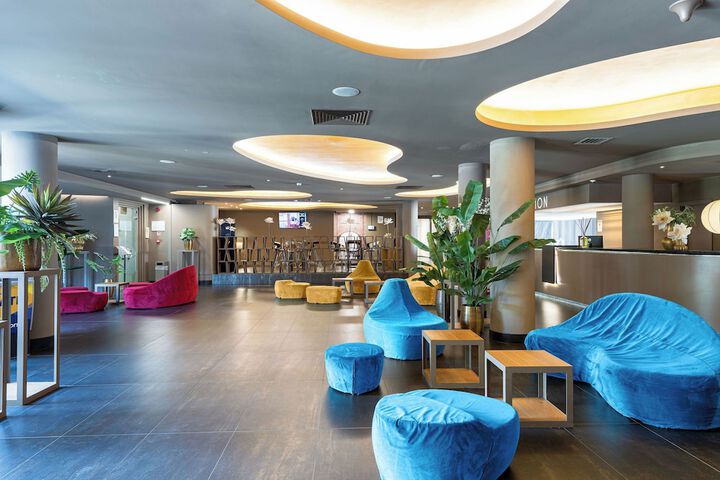 Guest Lobby