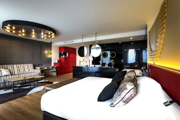 Room 14 of 140
