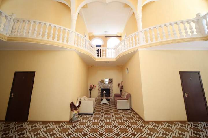 Ballroom/Hall 28 of 46
