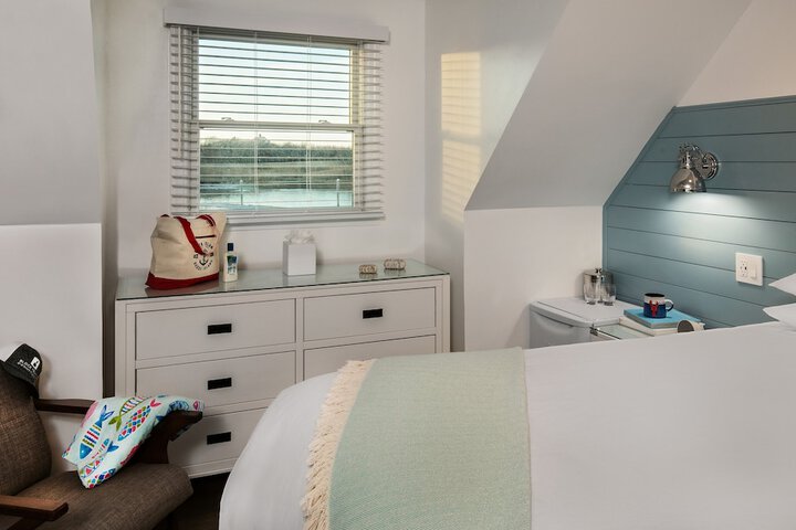 Room 8 of 27