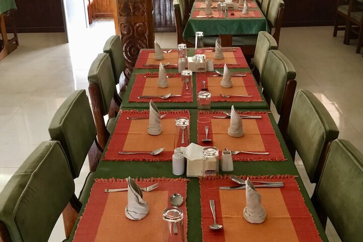 Dining 12 of 27