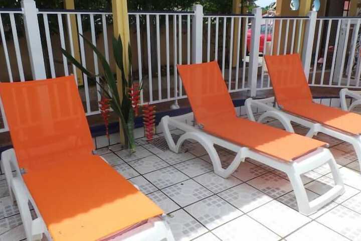 Sundeck 74 of 80